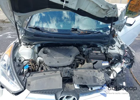 2017 Hyundai Veloster Value Edition z USA, uszkodzony, nr VIN KMHTC6AD5HU321931